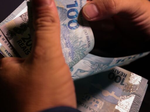 TCU analisa denúncia sobre uso de recursos esquecidos no programa Desenrola 2.0 em contexto de Política Econômica