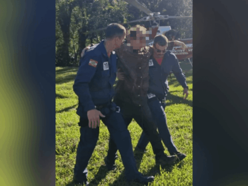 Equipes de resgate em operação de busca em trilha de Santa Catarina.