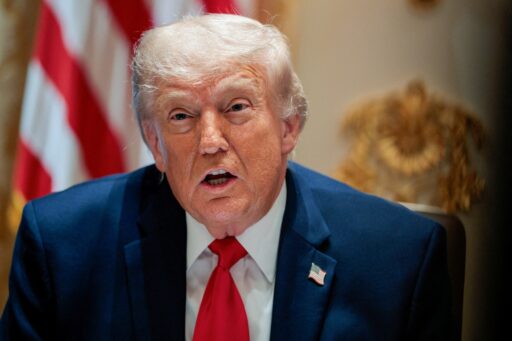 Trump altera tarifas sobre importações de aço, alumínio e cobre em contexto de Política Econômica