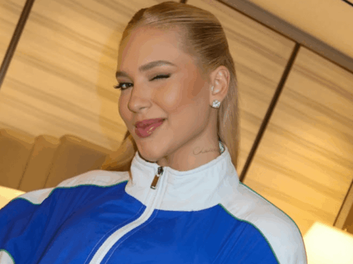 Virginia Fonseca posa com look amarelo para a Copa do Mundo 2026.